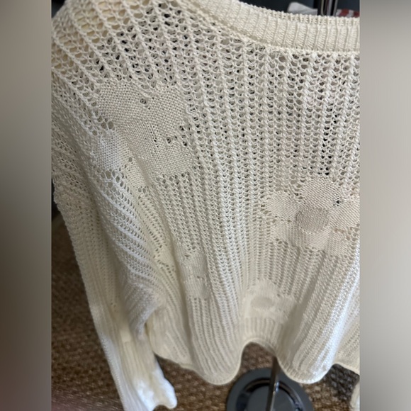 Off White / Cream Knitted Flower Detail Sweater / Cropped Sweatshirt | Sz: S NWT - Picture 8 of 11